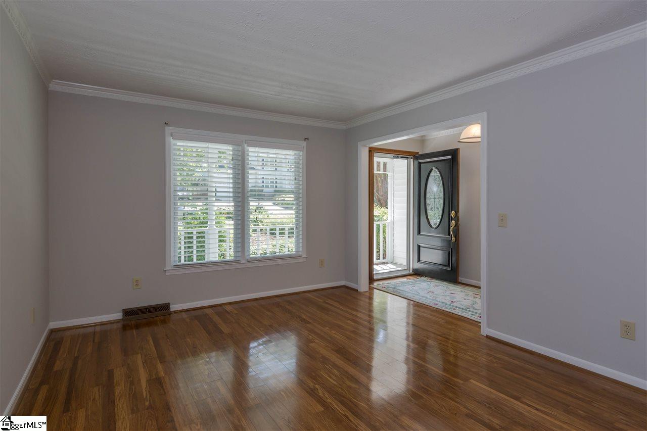 141 Crosswinds Street Greer, SC 29650 - Photo 4 of 30 Gallery Image 4