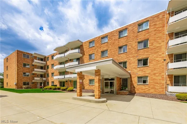 $114,000 | 521 Tollis Parkway, Unit 288, Broadview Heights, OH 44147