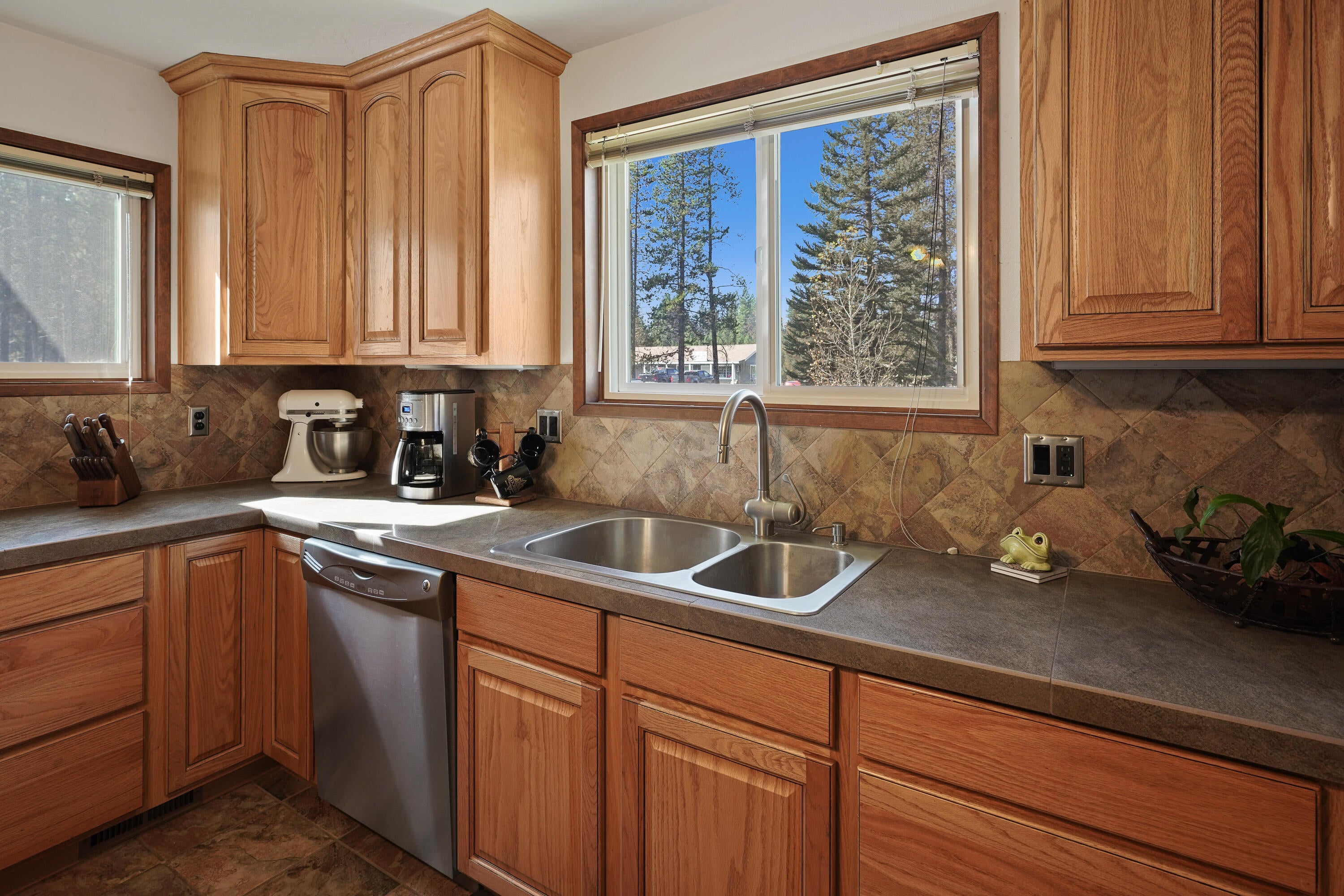 52390 Huntington Road La Pine, OR 97739 - Photo 12 of 37 DSC02846