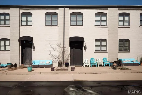 $399,900 | 2315 Tennessee Avenue, Unit D, St. Louis, MO 63104