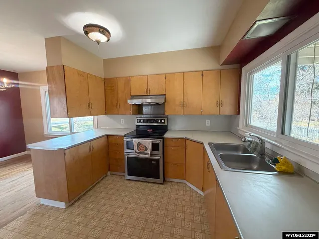 $382,000 | 835 Garfield Street, Lander, WY 82520