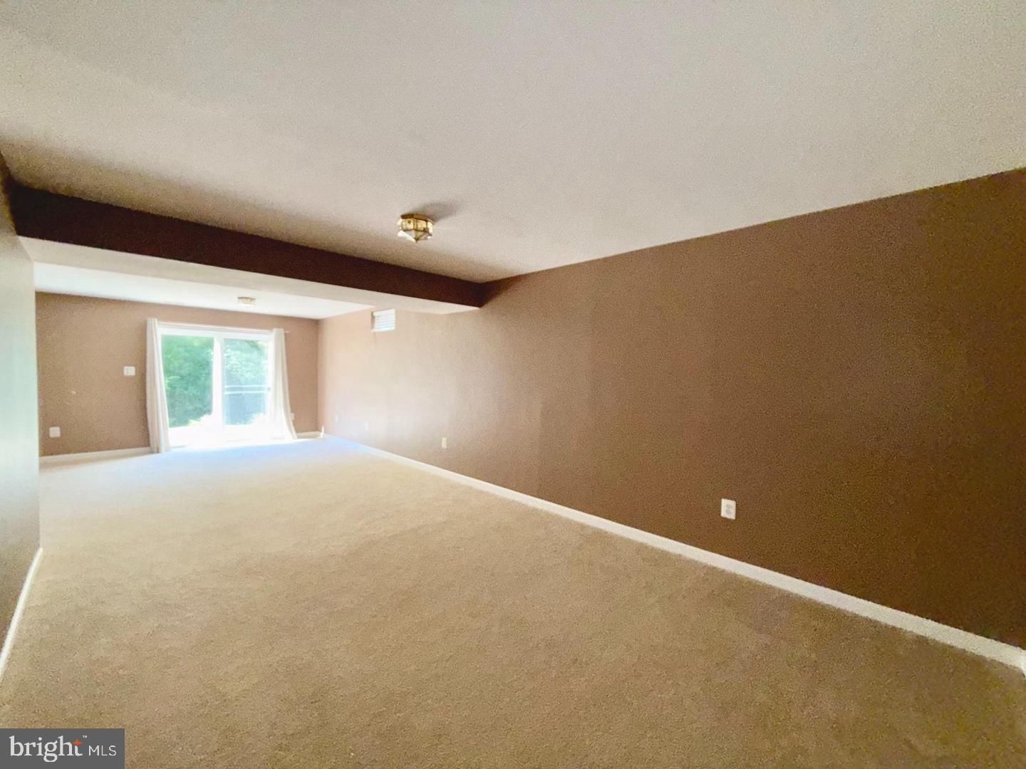 83 Ripley Road Stafford, VA 22556 - Photo 31 of 41 Spacious room with inviting natural light.