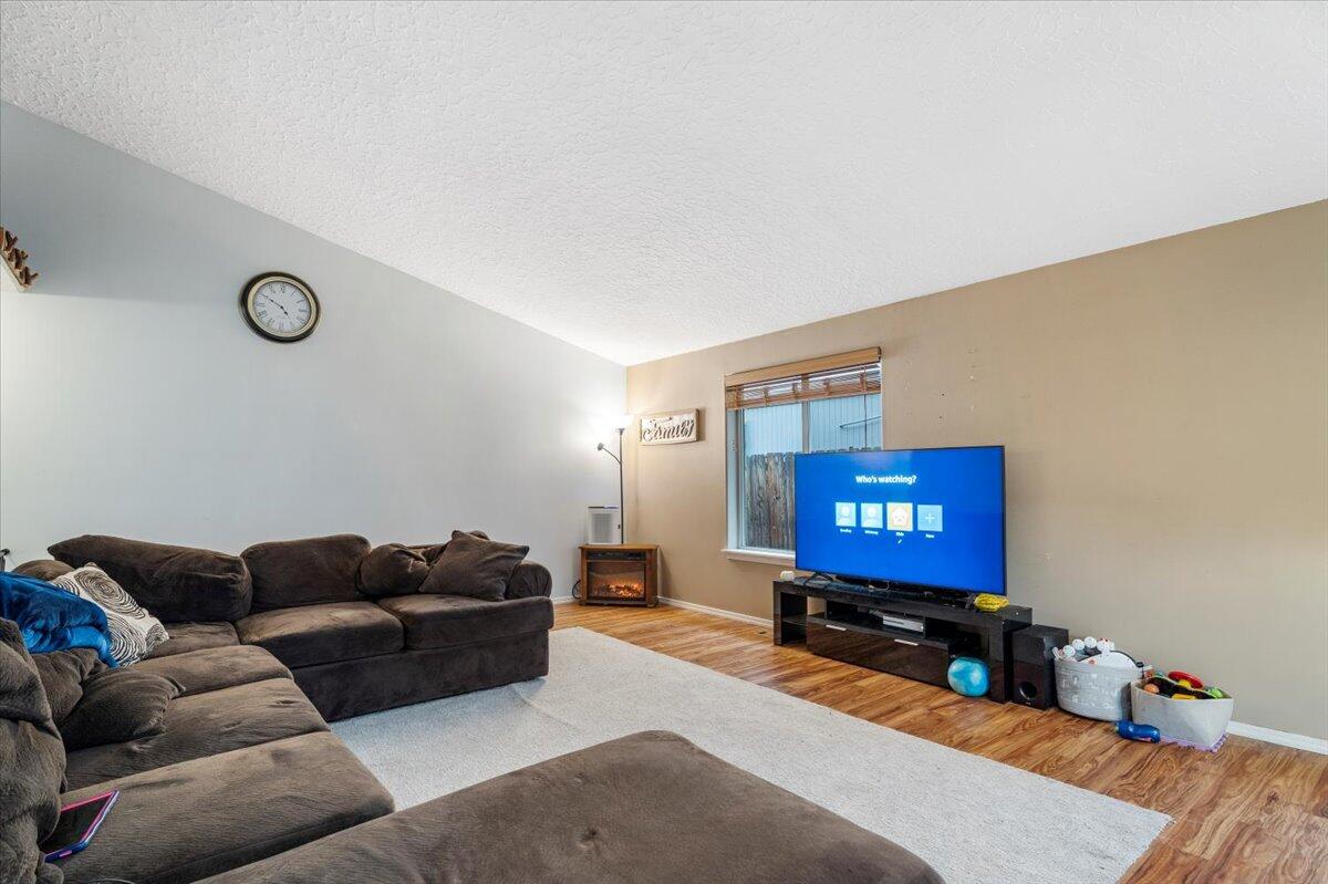 03-Living Room