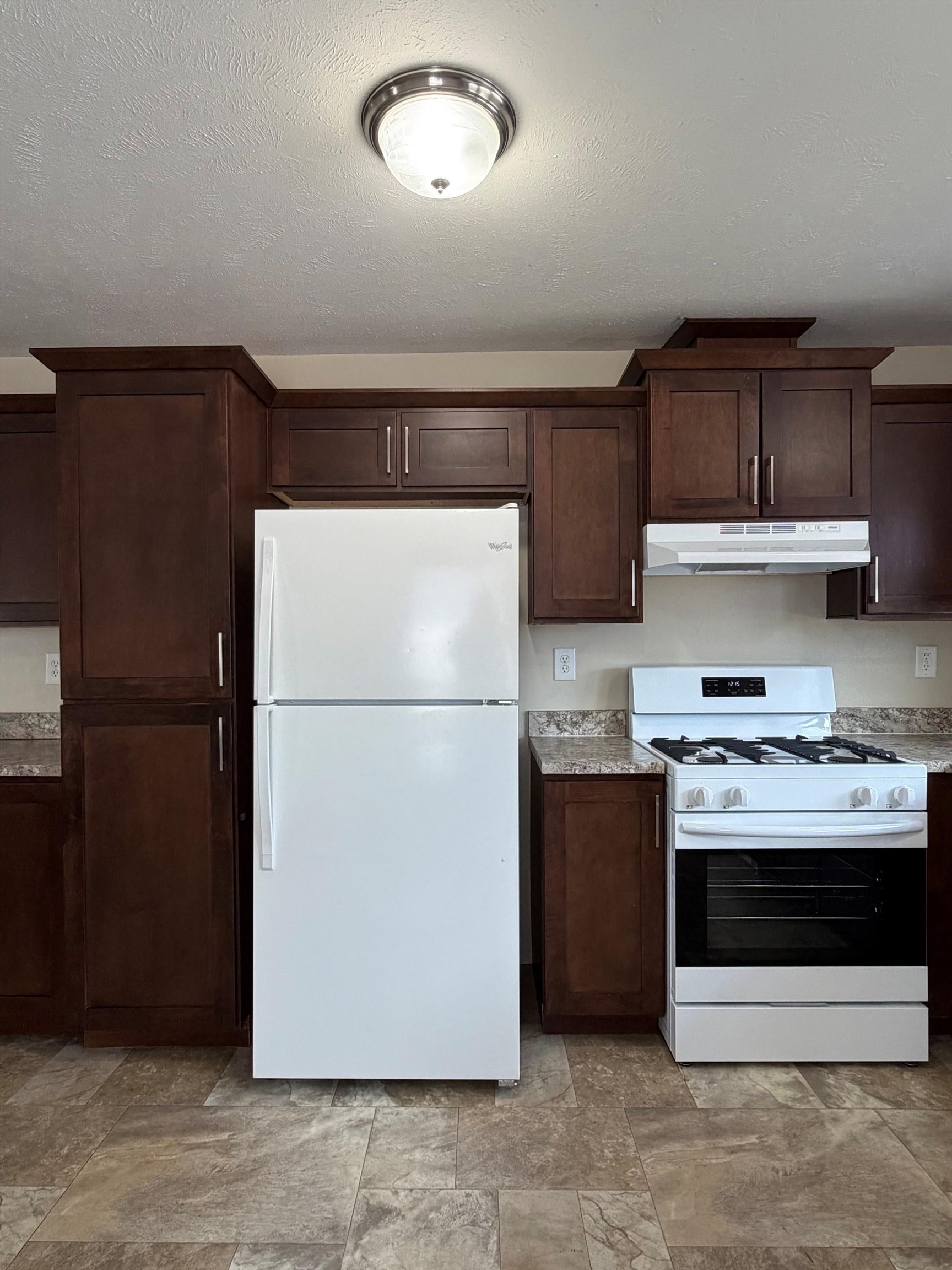 135 East Maple Street, Unit 135 Reedsburg, WI 53959 - Photo 3 of 40