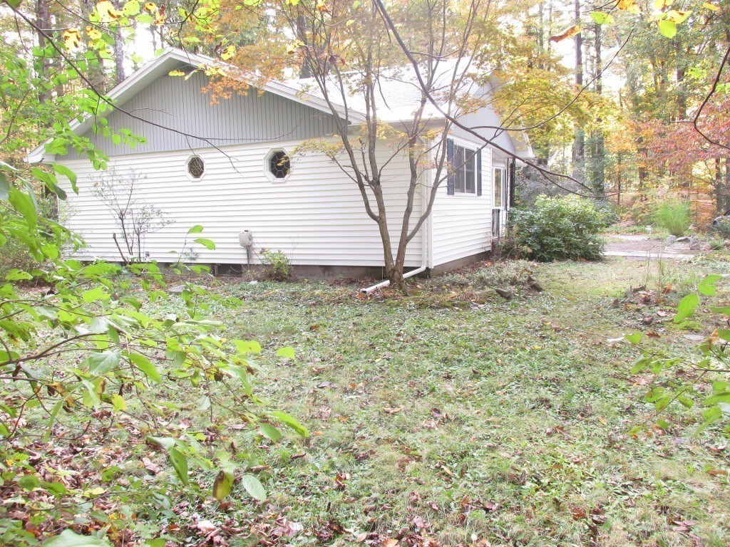 33 Horse Pond Road Shirley, MA 01464 - Photo 4 of 17 Gallery Image 4