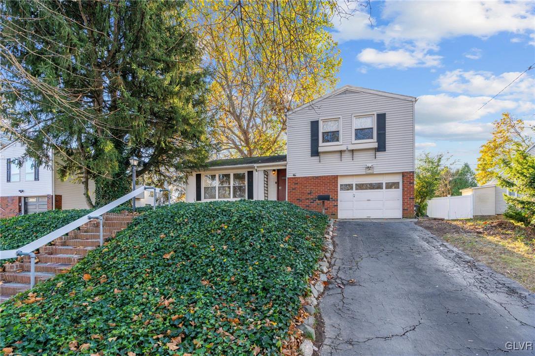2515 Nottingham Road Bethlehem, PA 18017 - Photo 2 of 43 Gallery Image 2