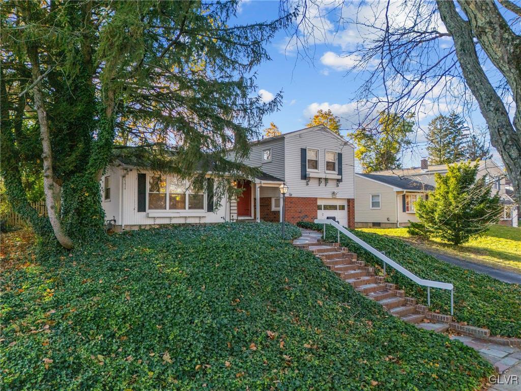2515 Nottingham Road Bethlehem, PA 18017 - Photo 3 of 43 Gallery Image 3