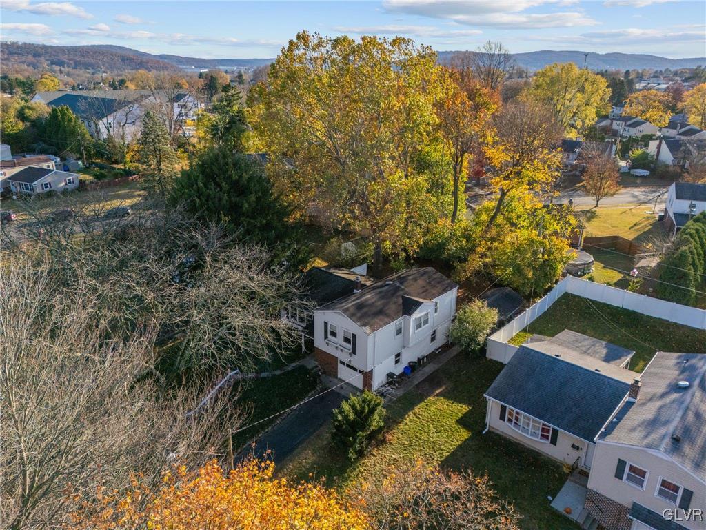 2515 Nottingham Road Bethlehem, PA 18017 - Photo 6 of 43 Gallery Image 6