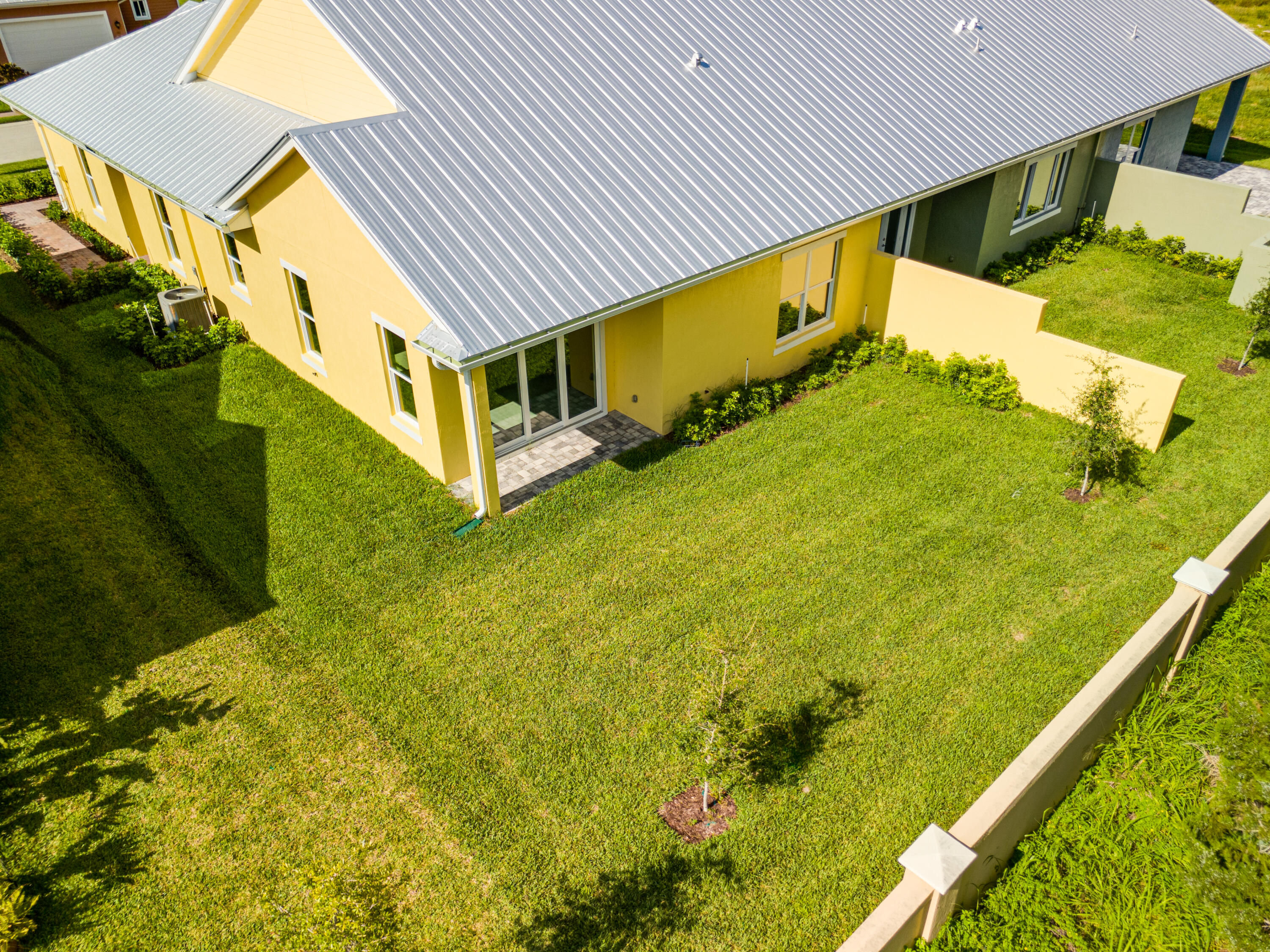 2005 Bridgepointe Circle, Unit 99 Vero Beach, FL 32967 - Photo 2 of 37 CMMEDIA-5