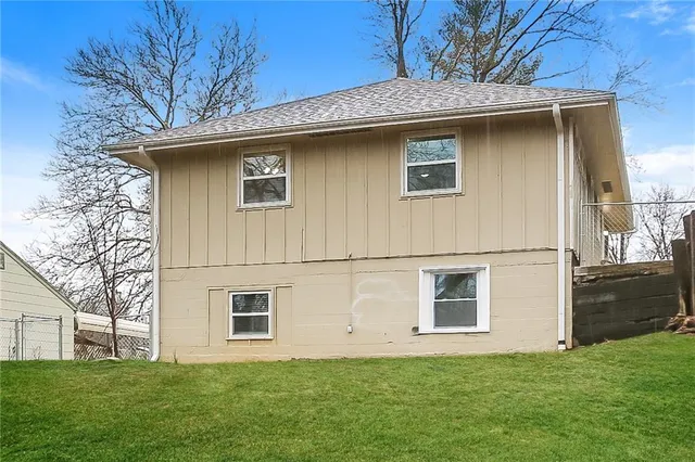 $1,640 | 1416 East Pacific Avenue, Independence, MO 64050