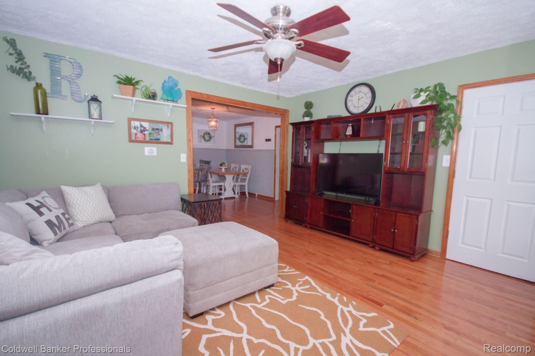 10401 Maple Road Hartland, MI 48353 - Photo 3 of 50 Maple (22).jpg