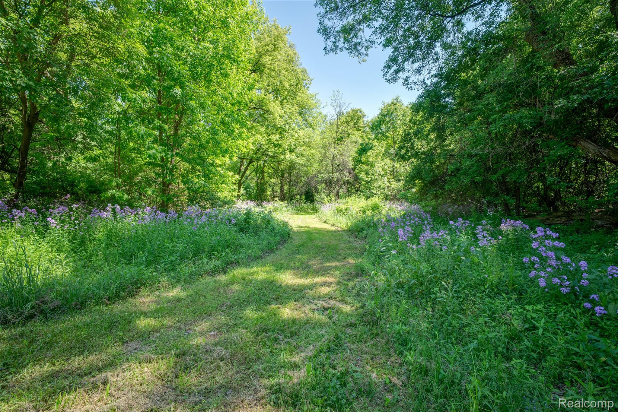 7016 Davison Road Davison, MI 48423 - Photo 35 of 42