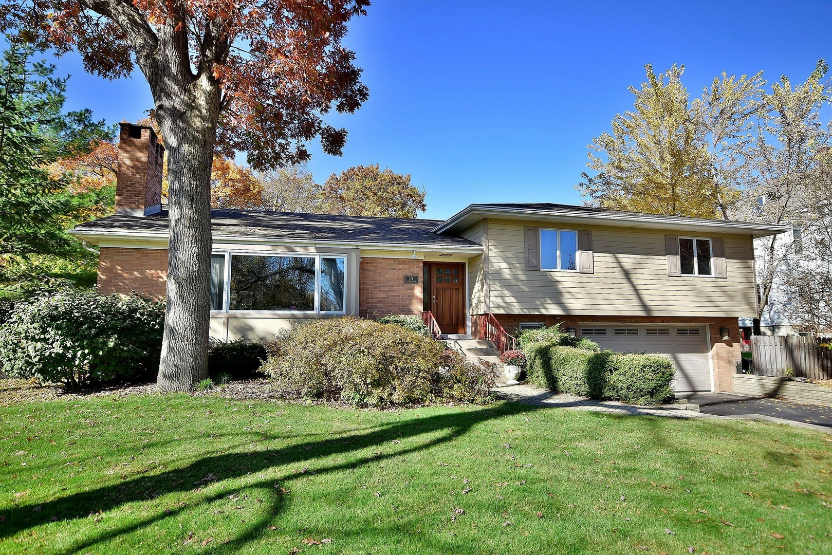 174 Fairbank Road Riverside, IL 60546 - Photo 2 of 31 a front view of a house with garden
