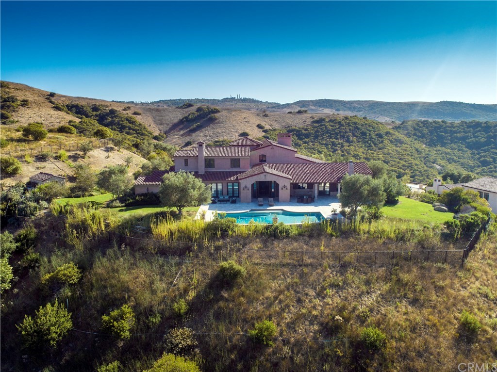 82 Golden Eagle Irvine, CA 92603 - Photo 38 of 40 a view of a town with mountains in the background
