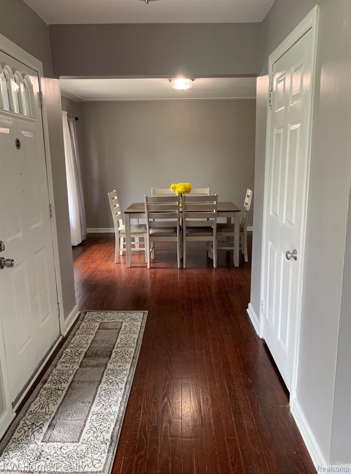 285 Cherokee Road Pontiac, MI 48341 - Photo 12 of 38 Dining Room 1.jpg
