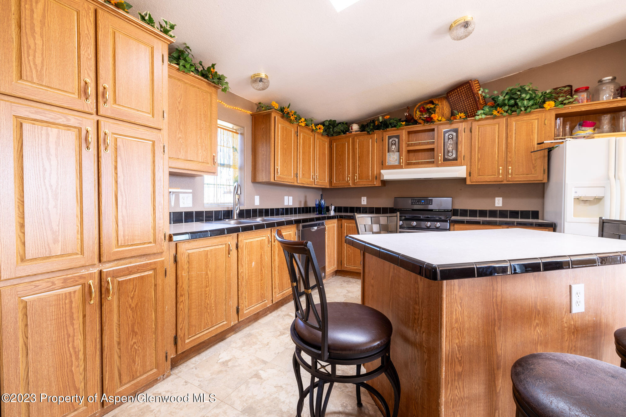 304 Rodeo Drive Rifle, CO 81650 - Photo 8 of 26 IMGC4600-HDR