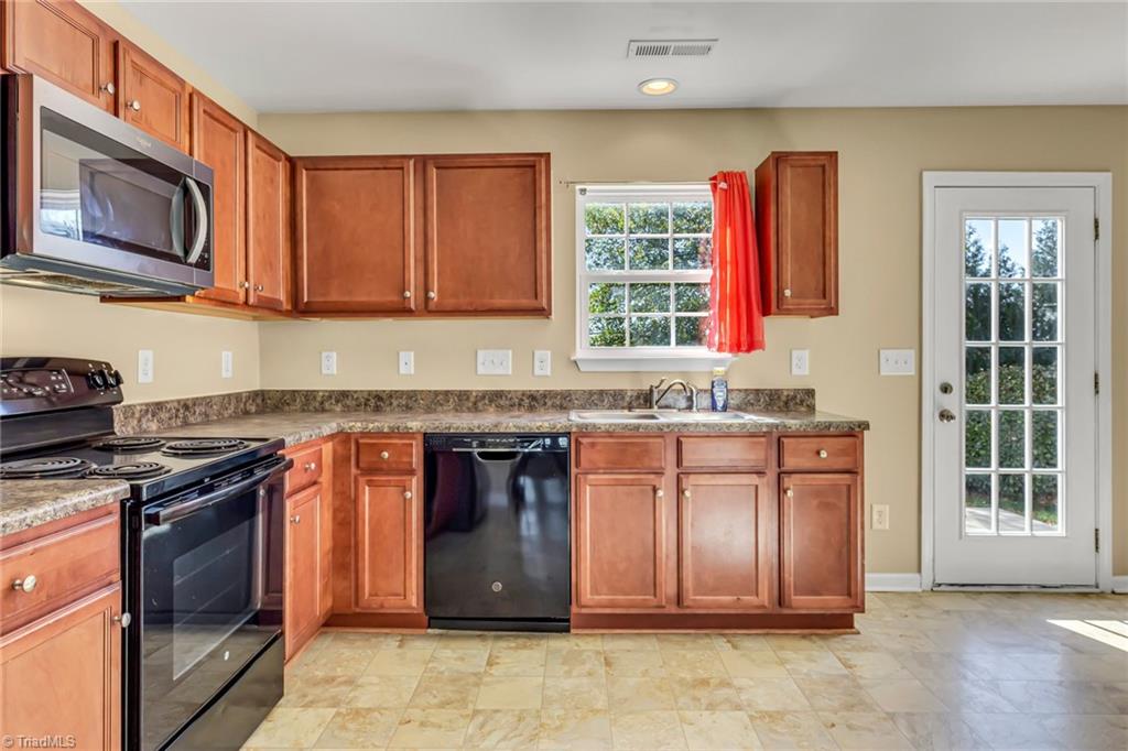 485 Ridgebrooke Drive High Point, NC 27265 - Photo 11 of 34 Gallery Image 11