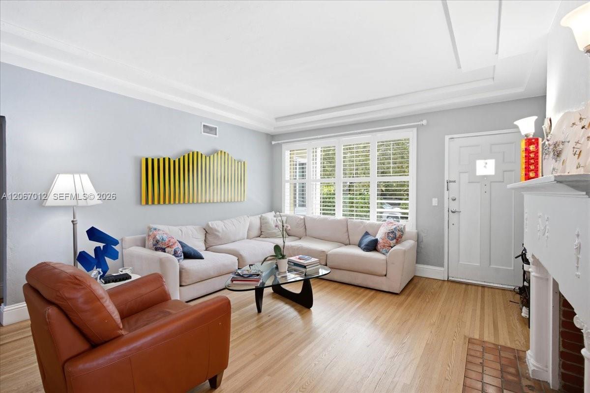 155 Southwest 28th Road Miami, FL 33129 - Photo 2 of 32 Gallery Image 2