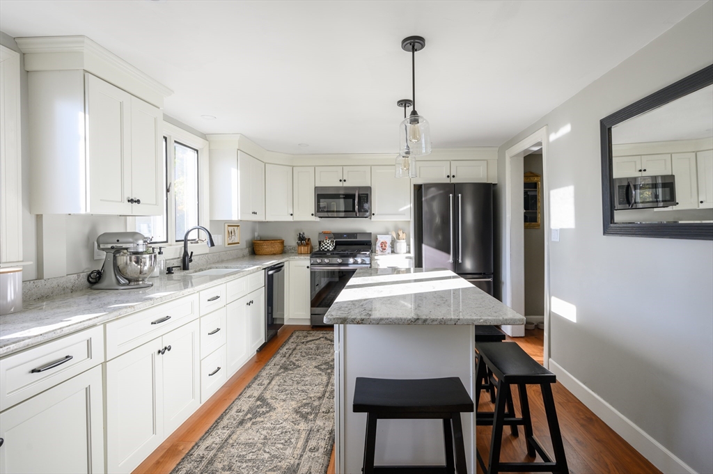 15 Brae Road Quincy, MA 02169 - Photo 13 of 36 Gallery Image 13
