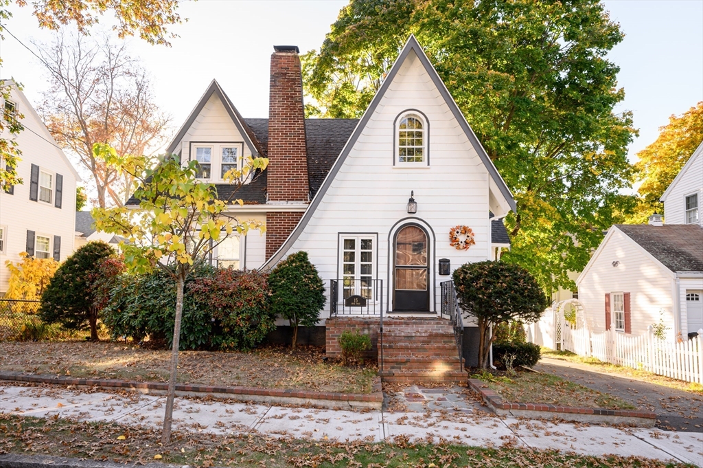 15 Brae Road Quincy, MA 02169 - Photo 2 of 36 Gallery Image 2