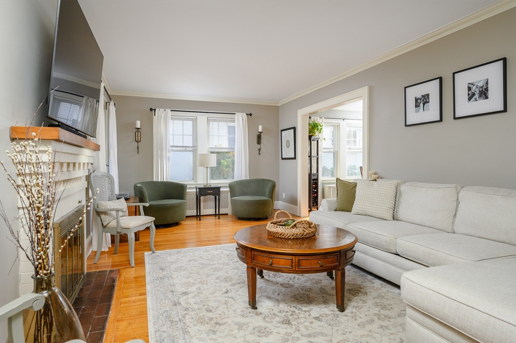 15 Brae Road Quincy, MA 02169 - Photo 5 of 36 Gallery Image 5