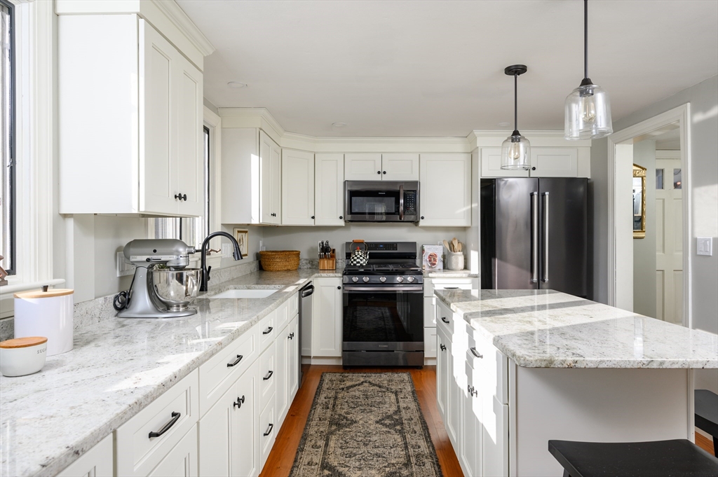 15 Brae Road Quincy, MA 02169 - Photo 10 of 36 Gallery Image 10