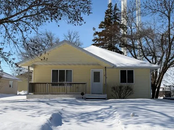 $217,500 | 303 Main Avenue South, Roseau, MN 56751