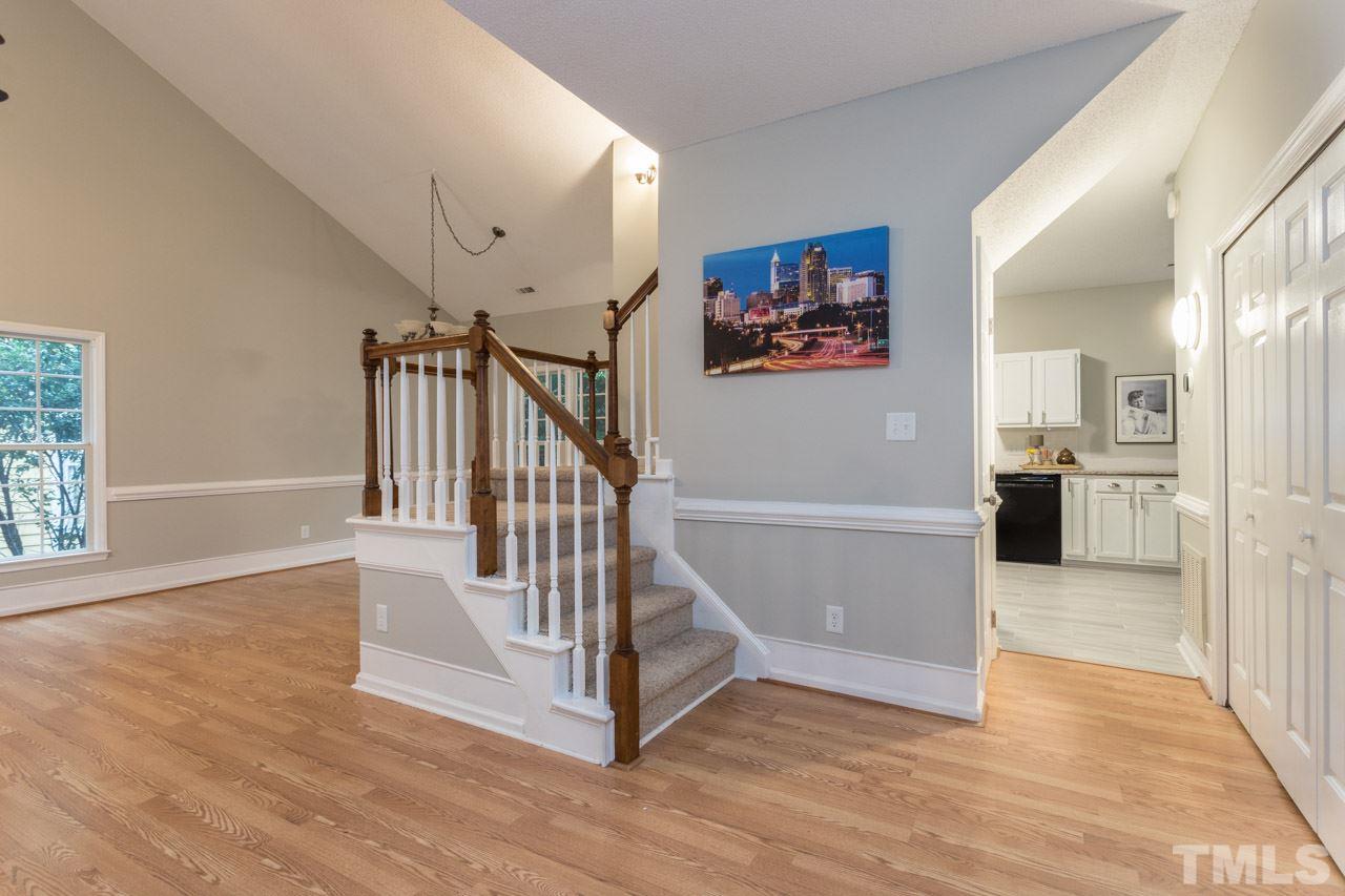 5516 Edgebury Road Raleigh, NC 27613 - Photo 3 of 25