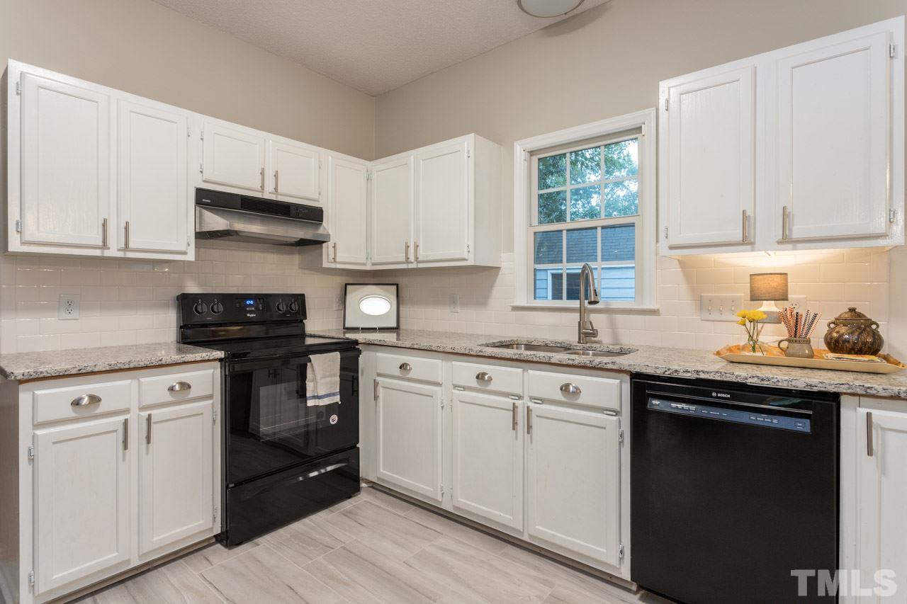 5516 Edgebury Road Raleigh, NC 27613 - Photo 9 of 25
