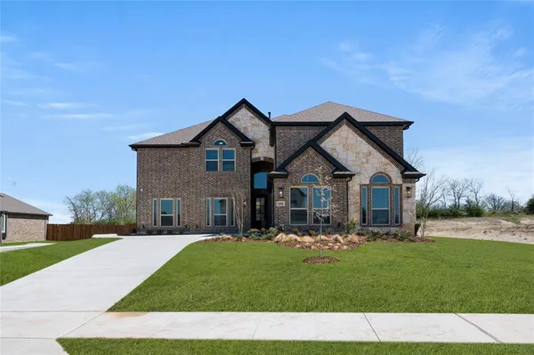 $693,022 | 604 South Hidden Lks Drive, DeSoto, TX 75115