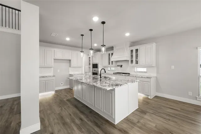 $693,022 | 604 South Hidden Lks Drive, DeSoto, TX 75115