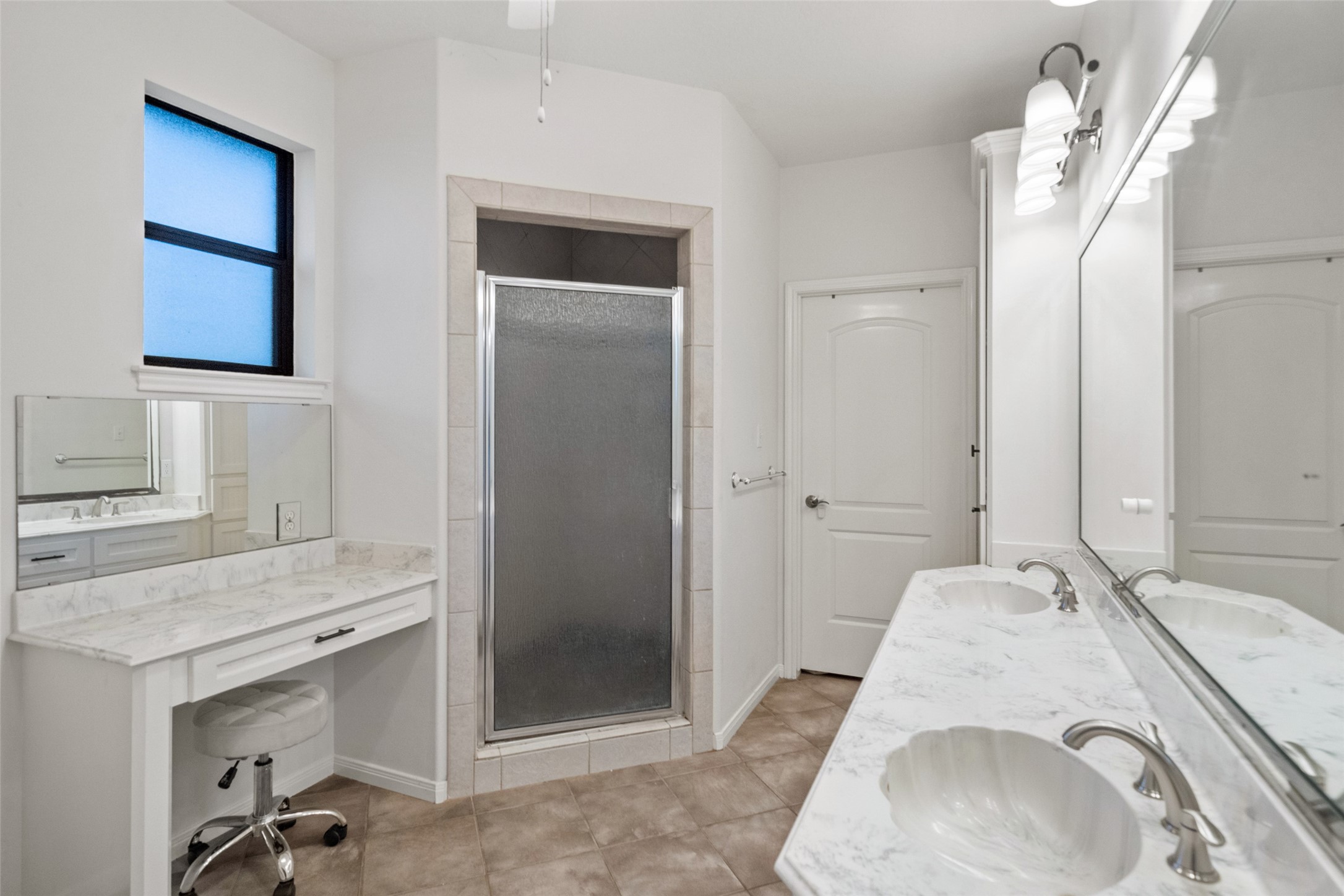 394 Farm To Market 230 Trinity, TX 75862 - Photo 18 of 34 a bathroom with a sink and a mirror