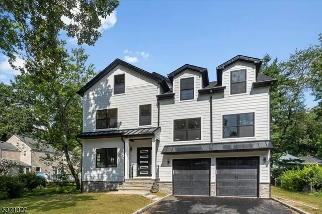 $1,995,000 | 111 North Summit Avenue, Chatham, NJ 07928