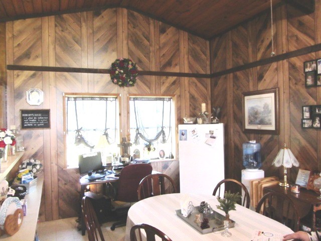 313 Jenkins Road Huntsville, TX 77320 - Photo 6 of 33 a dining room with large window