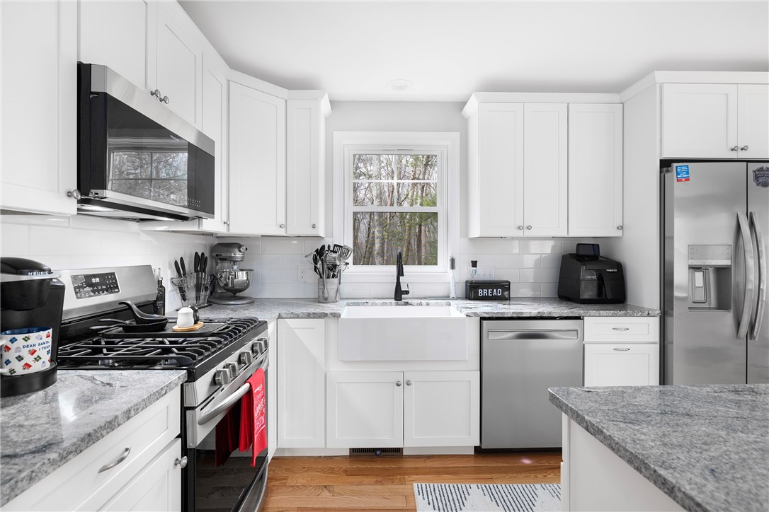 391 Spring Street Hopkinton, RI 02873 - Photo 4 of 30