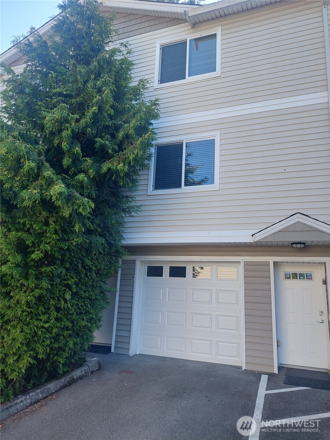6907 Rainier Drive, Unit 1B Everett, WA 98203 - Photo 2 of 31