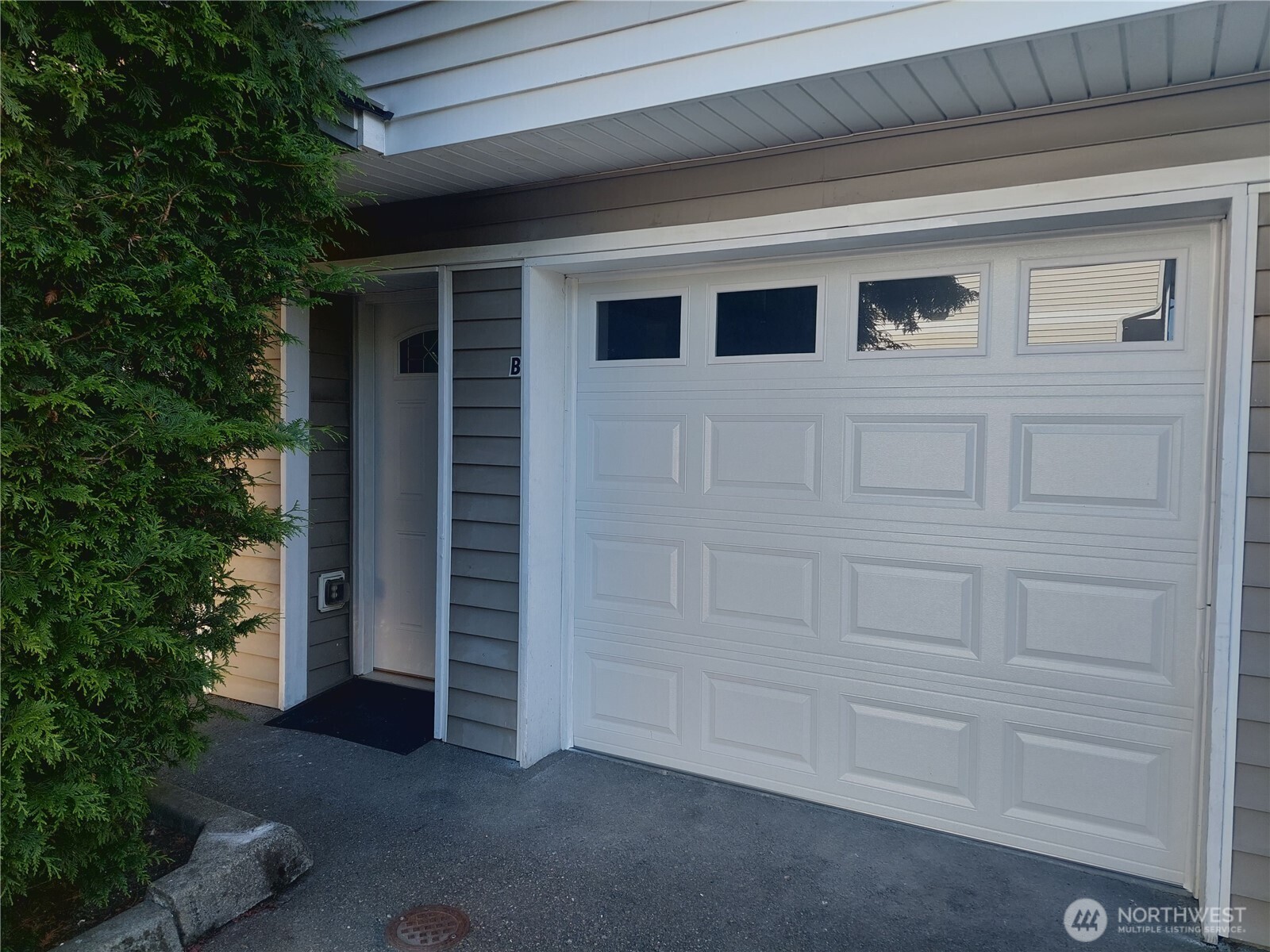 6907 Rainier Drive, Unit 1B Everett, WA 98203 - Photo 3 of 31