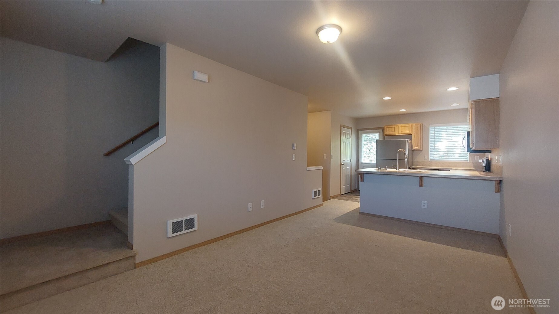 6907 Rainier Drive, Unit 1B Everett, WA 98203 - Photo 9 of 31