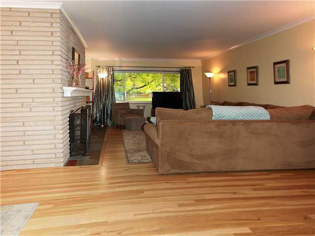 3166 North Star Road Columbus, OH 43221 - Photo 4 of 25