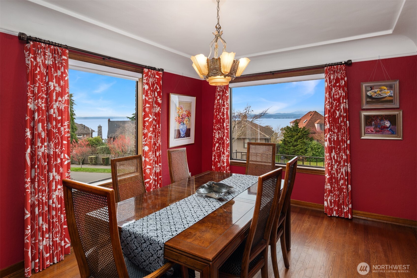 2256 West Viewmont Way West Seattle, WA 98199 - Photo 15 of 40