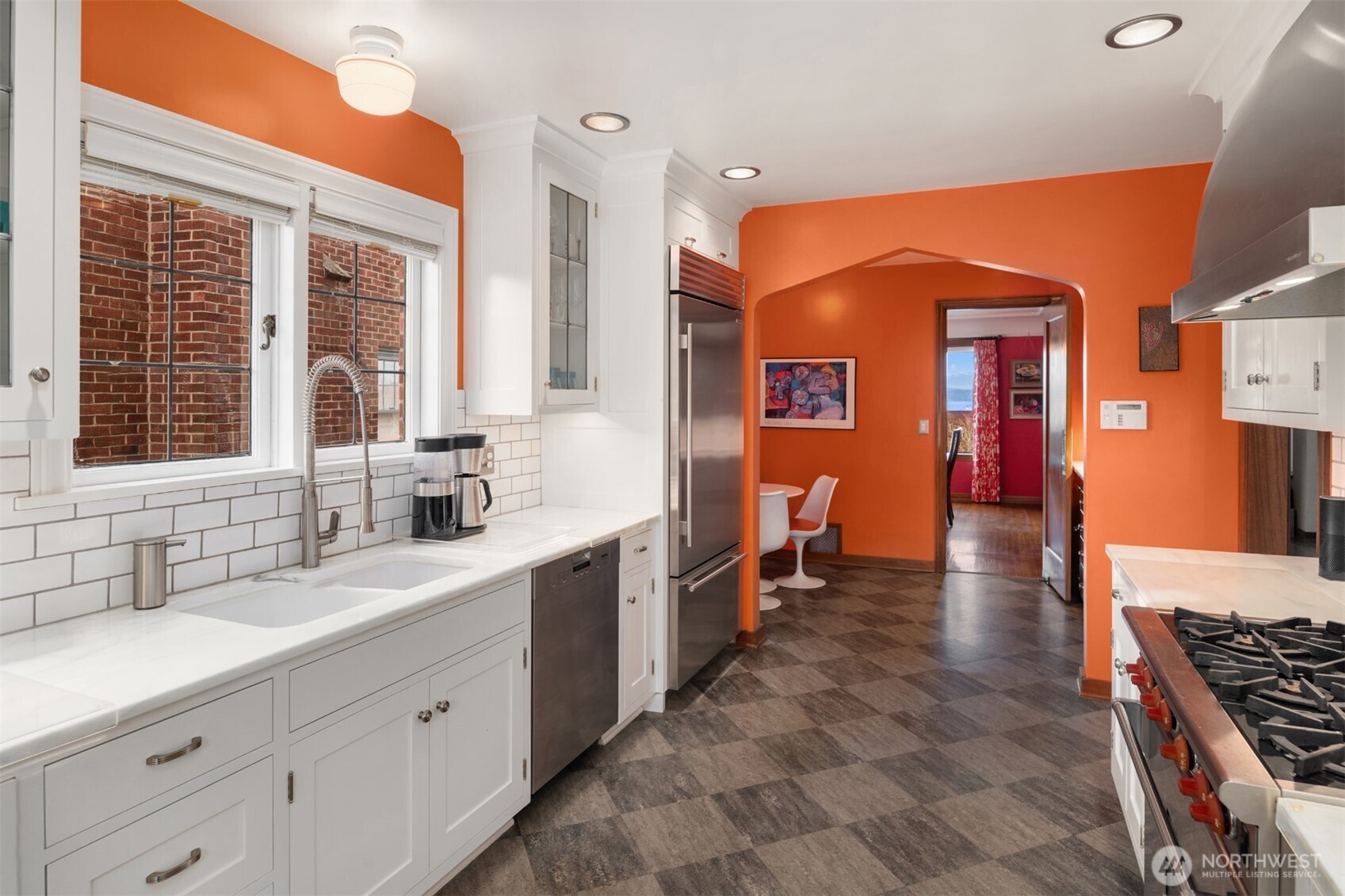 2256 West Viewmont Way West Seattle, WA 98199 - Photo 18 of 40