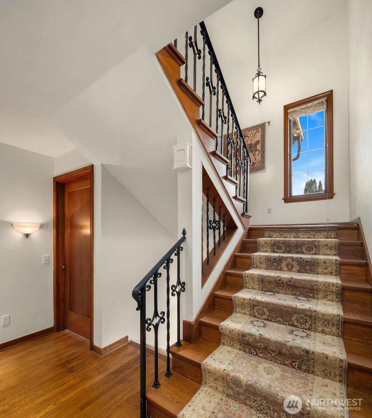 2256 West Viewmont Way West Seattle, WA 98199 - Photo 22 of 40