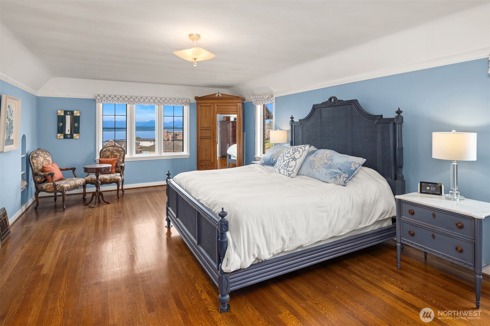 2256 West Viewmont Way West Seattle, WA 98199 - Photo 23 of 40