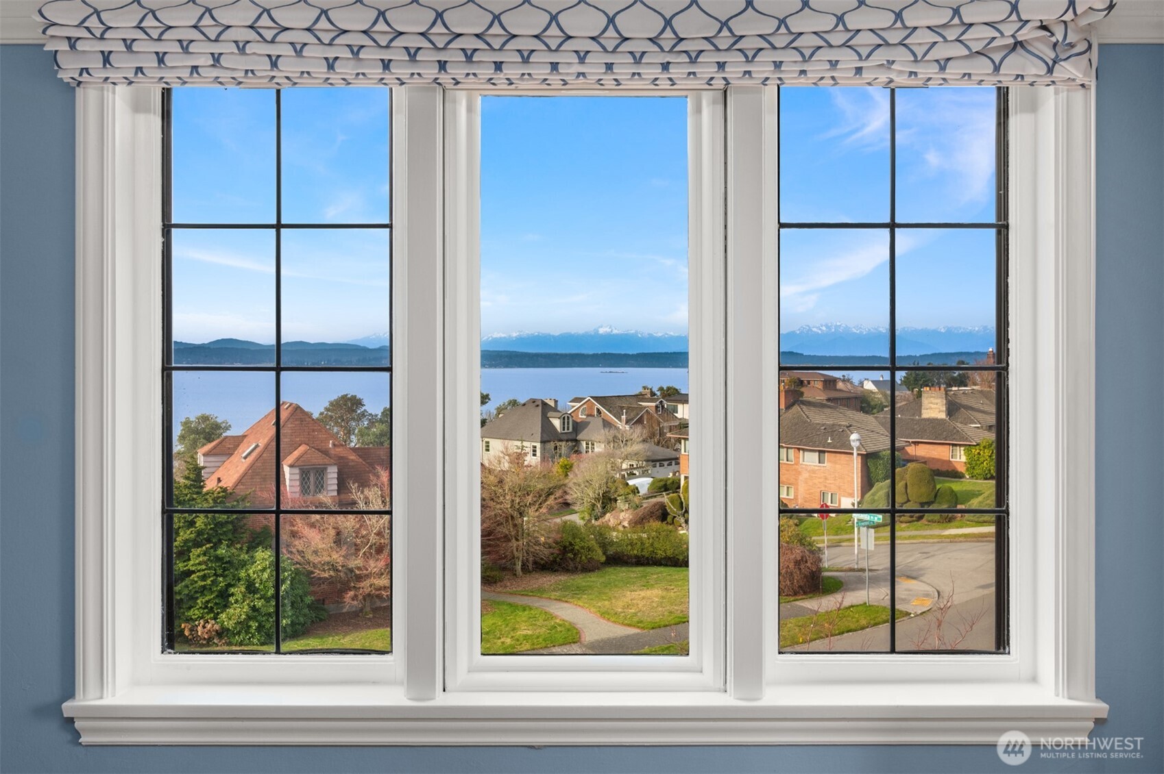 2256 West Viewmont Way West Seattle, WA 98199 - Photo 28 of 40