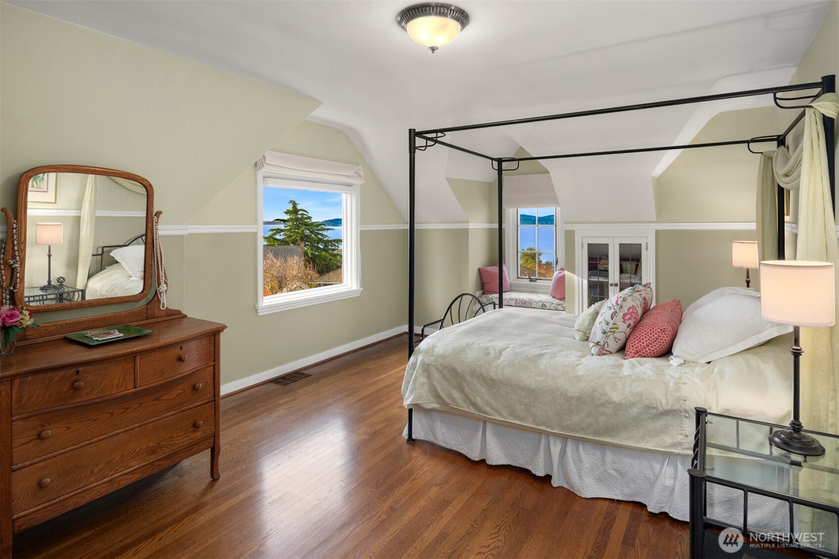 2256 West Viewmont Way West Seattle, WA 98199 - Photo 30 of 40