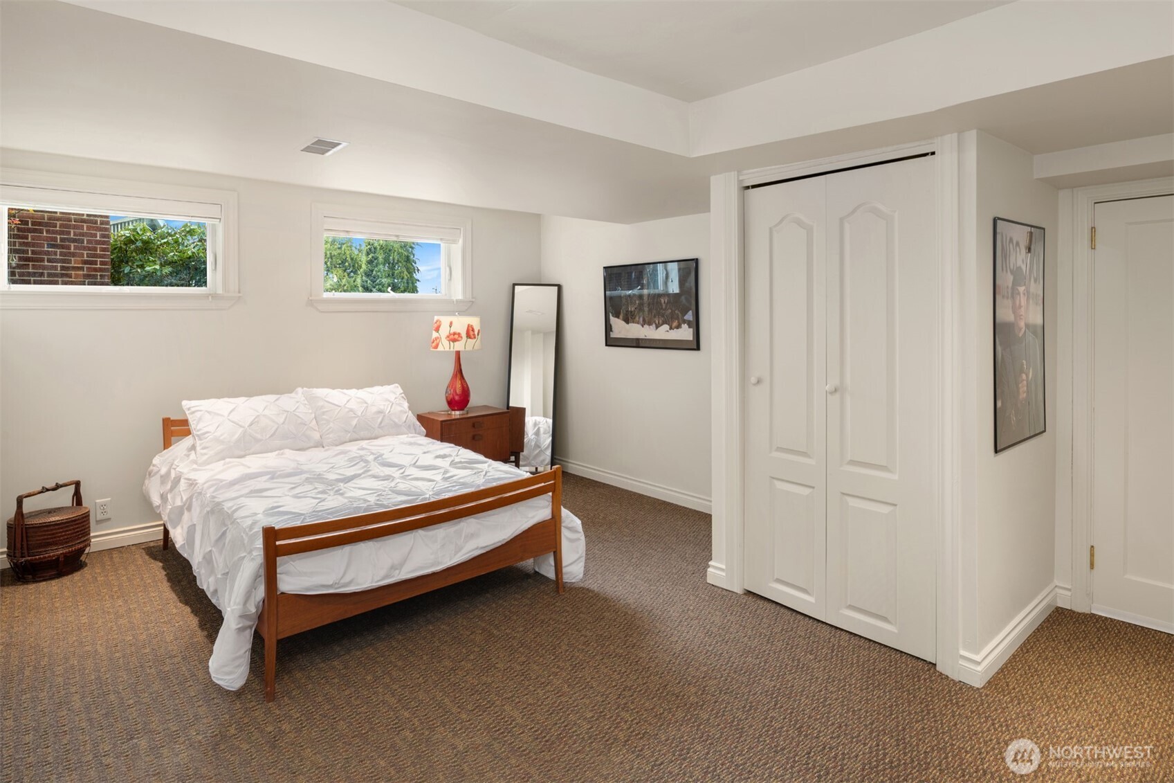 2256 West Viewmont Way West Seattle, WA 98199 - Photo 37 of 40