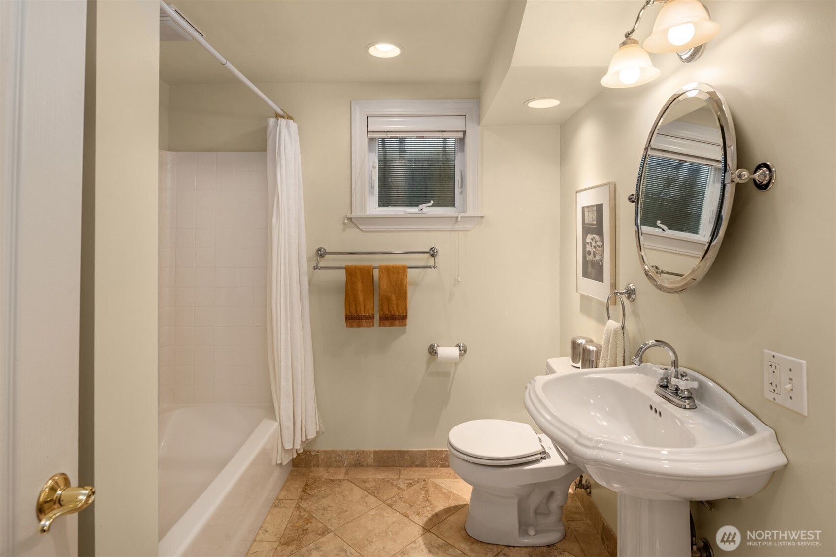 2256 West Viewmont Way West Seattle, WA 98199 - Photo 38 of 40