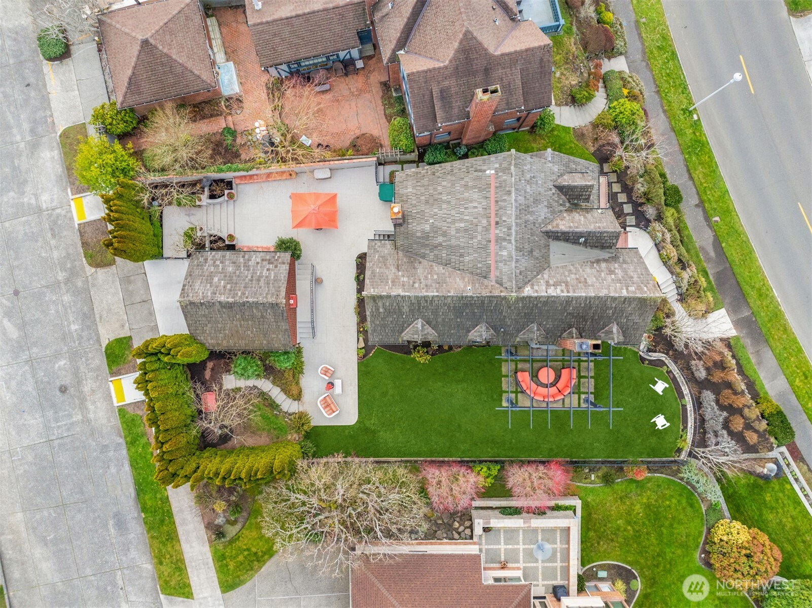 2256 West Viewmont Way West Seattle, WA 98199 - Photo 7 of 40