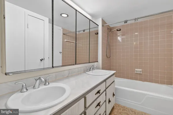 $1,950 | 11801 Rockville Pike, Unit 1514, Rockville, MD 20852