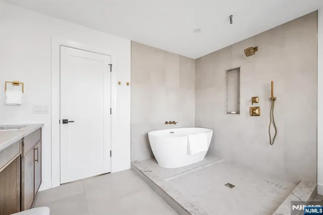 $1,749,995 | 285 Wayne Avenue, River Edge, NJ 07661